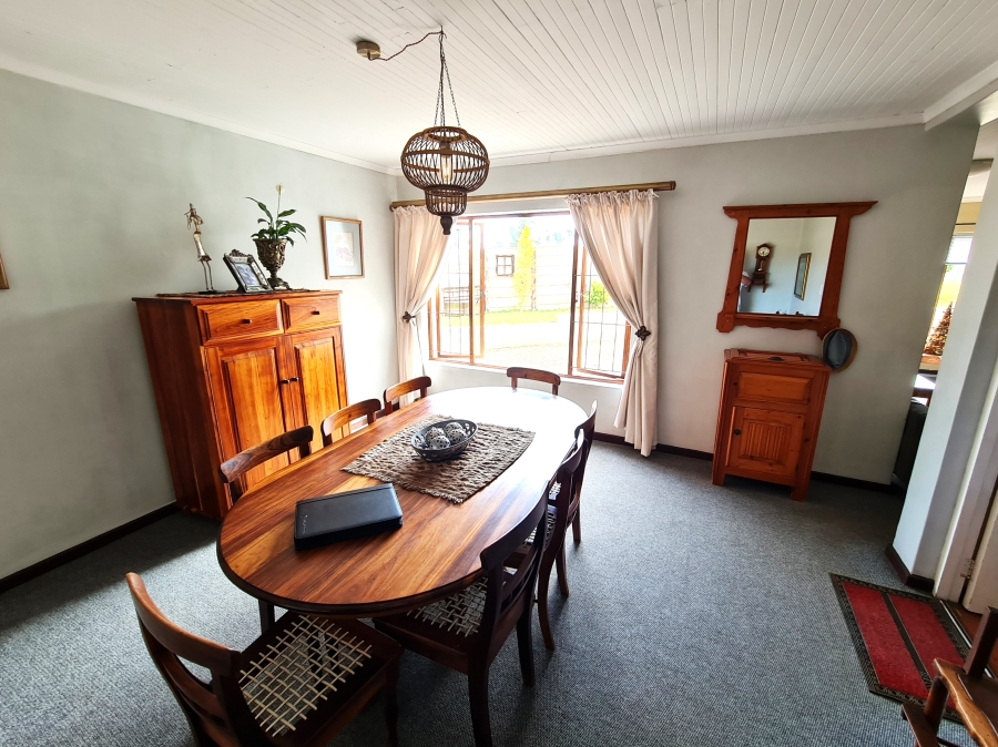 6 Bedroom Property for Sale in Noorsekloof Eastern Cape